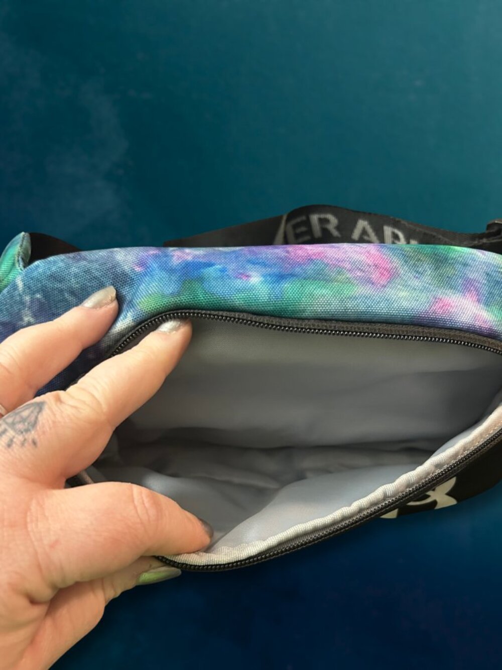 Under Armour Flex Waist Bag Fanny Pack Tie Dye Purple Teal Blue Pink - Picture 11 of 14